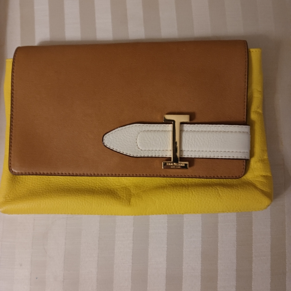 Isaac 💛Mizrahi clutch